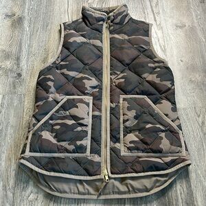 J. Crew Factory Quilted Puffer Vest, Camo Pattern, Down Blend Fill, sz XS